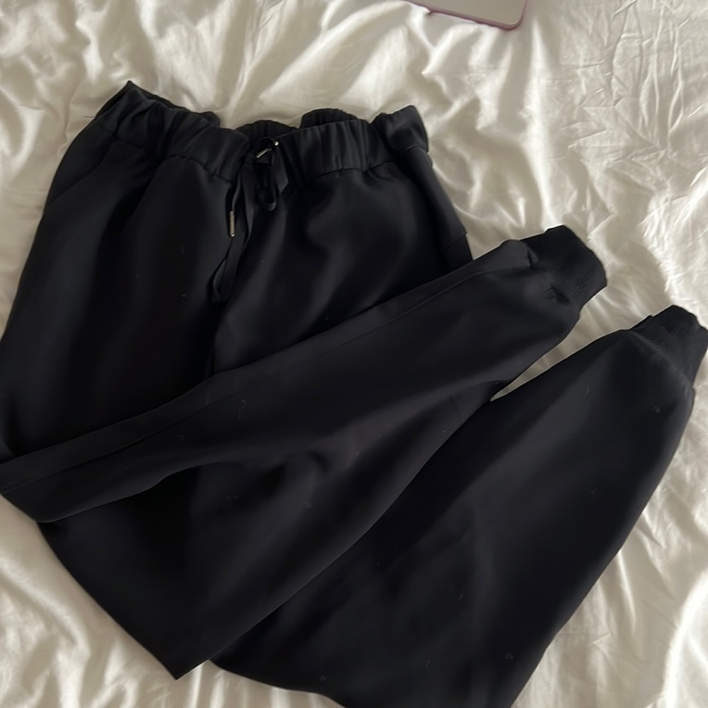 Black lululemon joggers